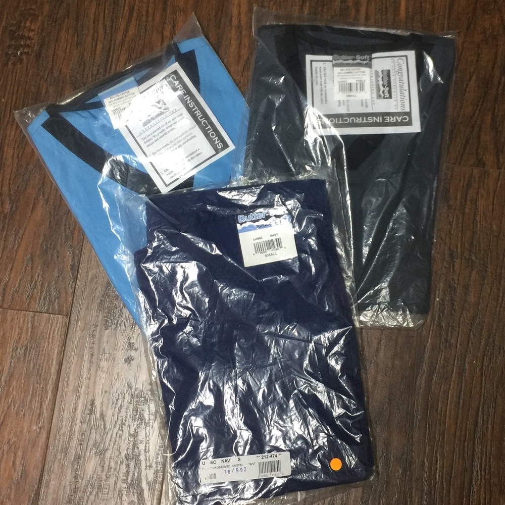 NWT Butter-Soft Gray & Black Scrub Top Scrubs!